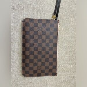 Louis Vuitton Neverfull MM Pouch